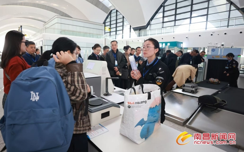 南昌车站启用智能安检新系统(图4)
