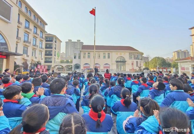 反恐防暴实战演练 筑牢校园安全防线——固始县元光小学开展反恐防暴安全演练活动(图6)