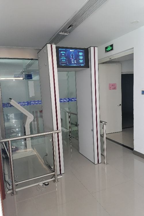 手机防带入如何解决-手机安检门值得一试(图1)