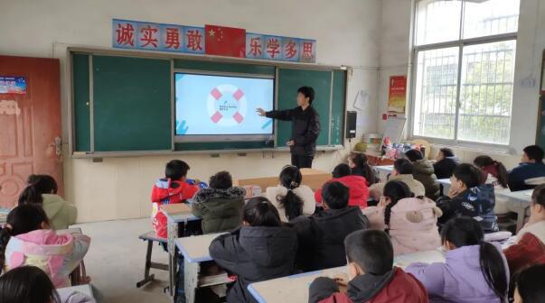 安全知识进校园 守护生命伴成长(图1)