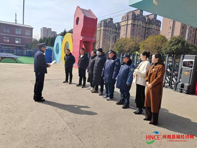 商丘市前进小学教育集团昆仑路校区开展反恐防暴应急演练(图1)