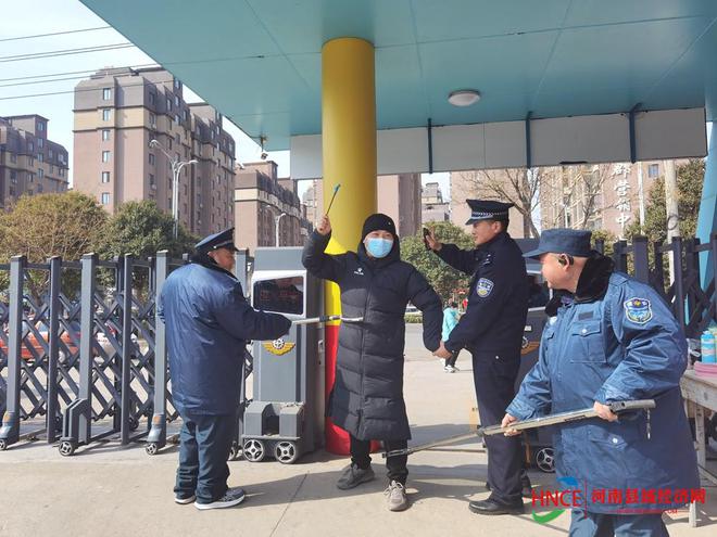 商丘市前进小学教育集团昆仑路校区开展反恐防暴应急演练(图2)