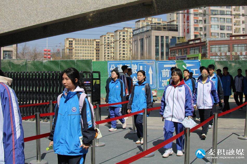 【深化“三抓三促”行动】天水市第二中学：智能安检设备助力校园管理(图2)