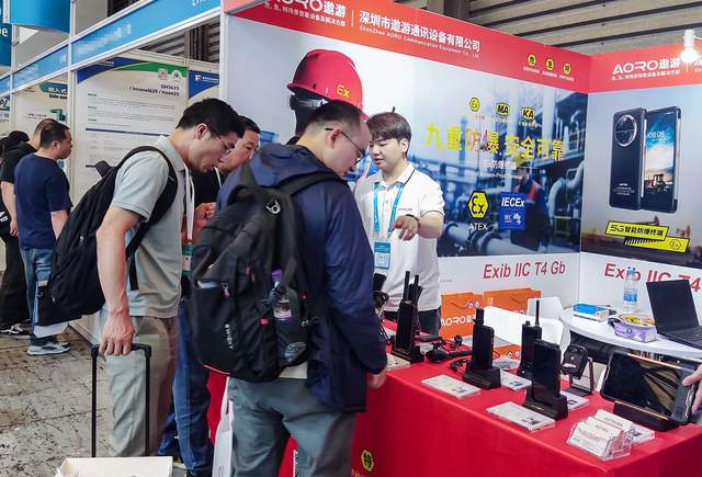 现场直击2025 cippe中国石化展！遨游防爆手机引爆互动热潮(图7)