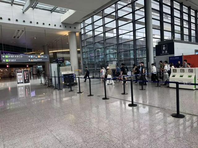 上海最新确认：浦东、虹桥机场变了！安检流程简化今起实施！(图2)