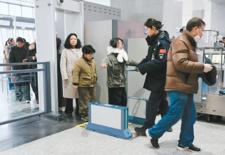 春运路上 西安北站、西安火车站客运服务“上新”更“上心”(图1)